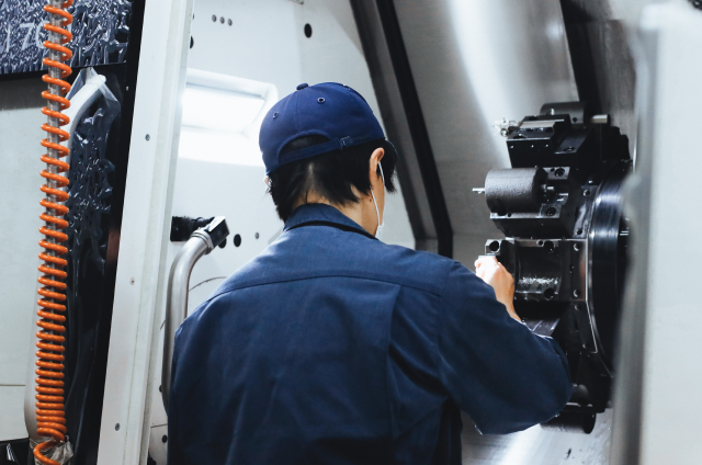 新潟県胎内市|株式会社近江産業の受注の流れ4機械加工の様子