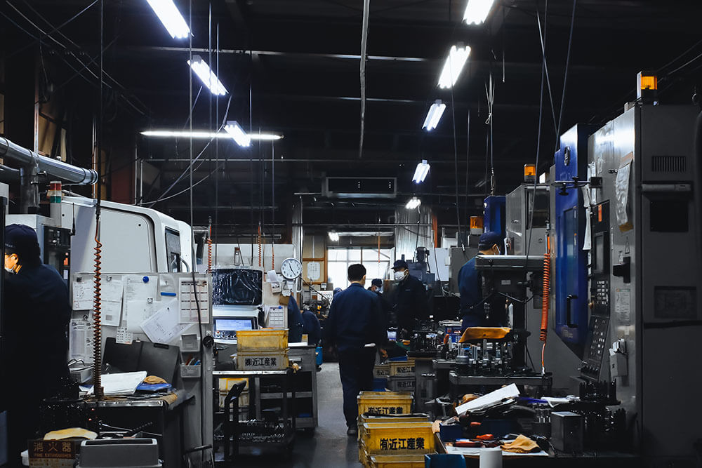 新潟県胎内市にある株式会社近江産業工場内の様子