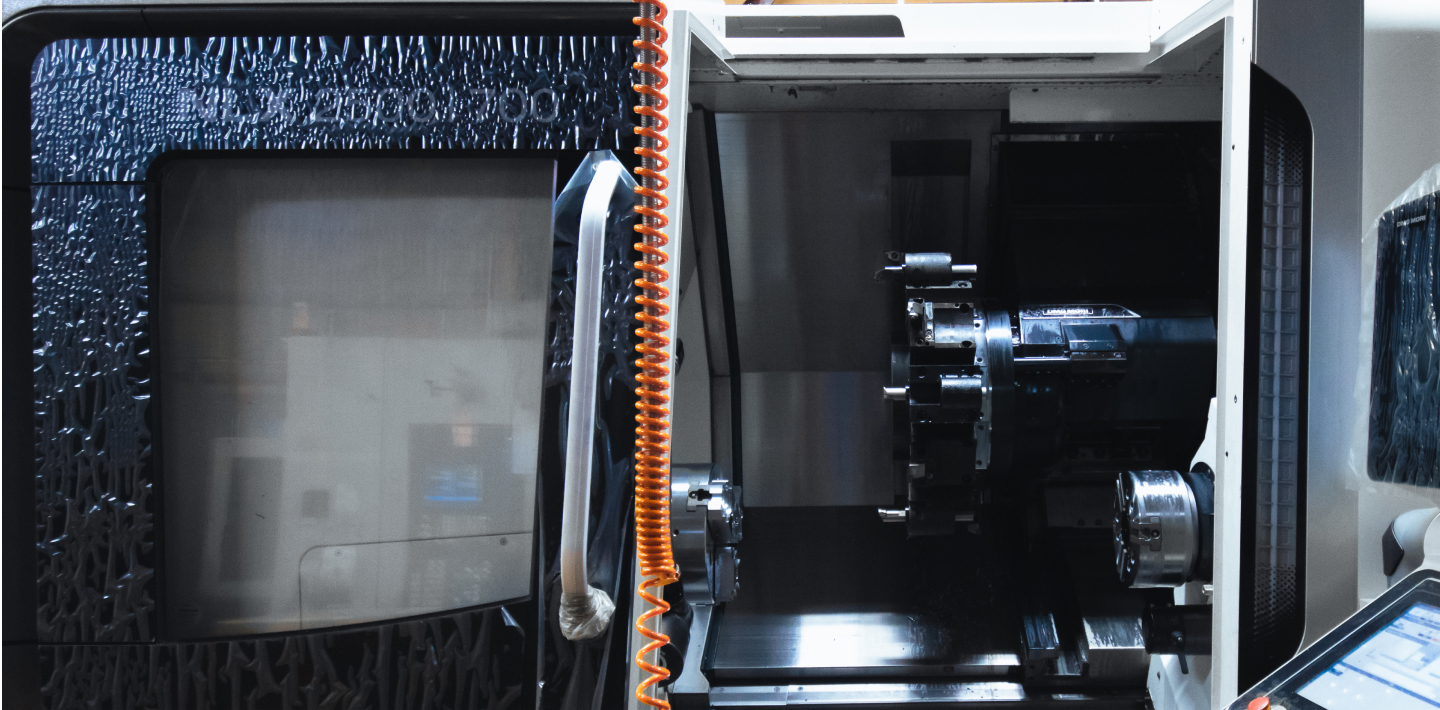 新潟県胎内市|株式会社近江産業の工場内設備|マシニングセンタ